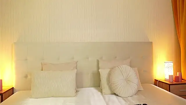 ZamphyraNightt online show from October 8, 2025, 10:32 pm