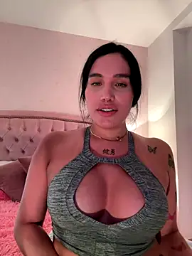 Bella  Wood online show from November 13, 2025, 8:02 pm