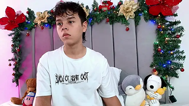 Snapshot of nico_leroy chatting on December 5, 2025, 5:11 pm nico leroy online show from December 5, 2025, 5:11 pm