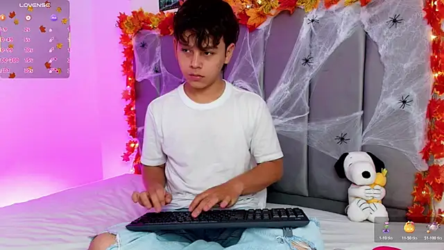 Snapshot of nico_leroy chatting on October 20, 2025, 7:36 pm nico leroy online show from October 20, 2025, 7:36 pm