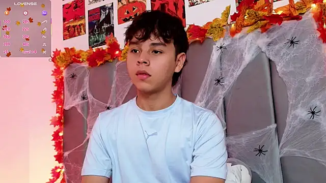 Snapshot of nico_leroy chatting on October 17, 2025, 5:37 pm nico leroy online show from October 17, 2025, 5:37 pm