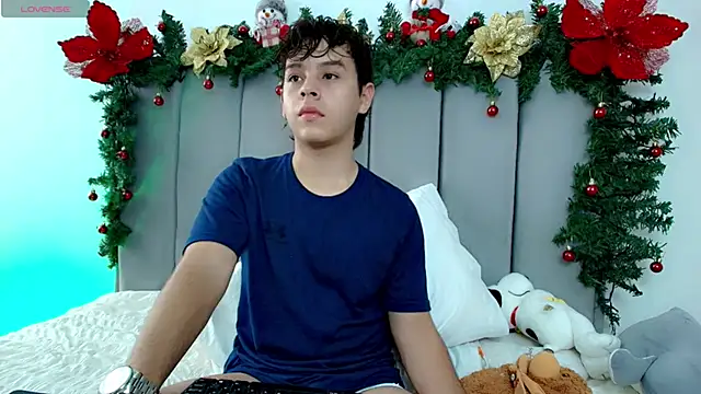 Snapshot of nico_leroy chatting on December 15, 2025, 7:52 pm nico leroy online show from December 15, 2025, 7:52 pm