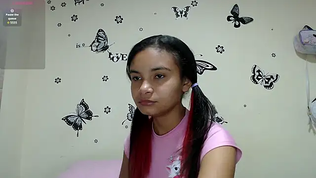 Snapshot of liz7skinny chatting on June 23, 2026, 9:13 pm liz7skinny online show from June 23, 2026, 9:13 pm