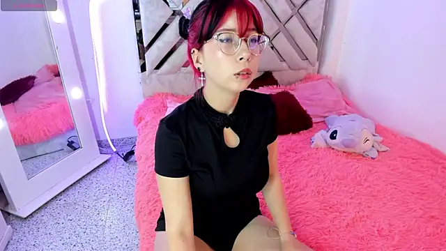 Snapshot of Nicol_Otome_ chatting on October 11, 2025, 3:29 am Nicol Otome online show from October 11, 2025, 3:29 am