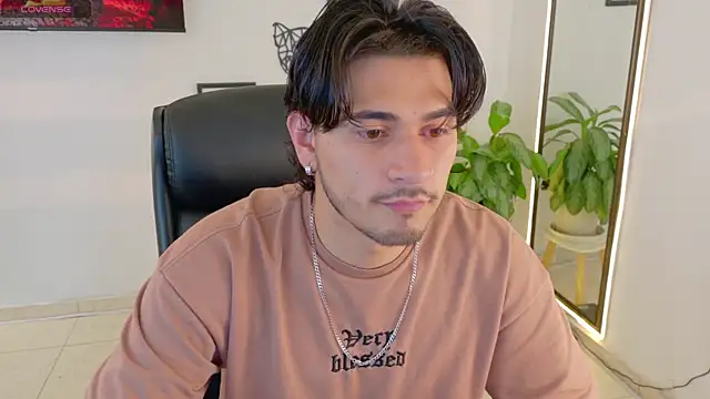 Snapshot of Elian_savoy chatting on November 24, 2025, 11:49 pm Elian savoy online show from November 24, 2025, 11:49 pm