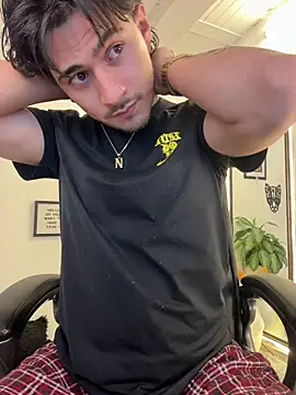 Snapshot of Elian_savoy chatting on October 21, 2025, 12:54 am Elian savoy online show from October 21, 2025, 12:54 am