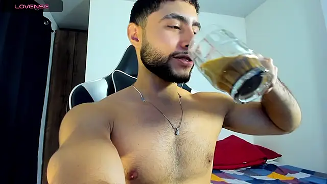 Snapshot of bryan_mugn chatting on October 28, 2025, 3:18 am bryan mugn online show from October 28, 2025, 3:18 am