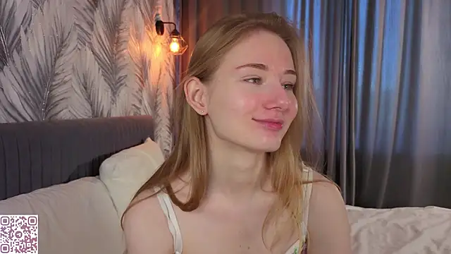 Snapshot of ElvinaRose chatting on May 21, 2026, 4:32 am ElvinaRose online show from May 21, 2026, 4:32 am