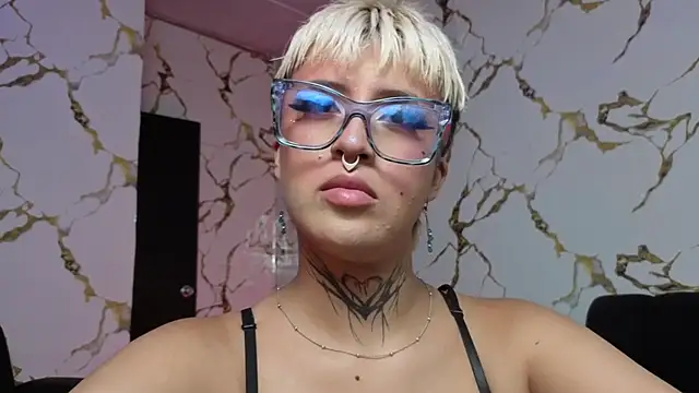 Snapshot of Rebeka-baker chatting on March 30, 2026, 11:39 pm Rebeka-baker online show from March 30, 2026, 11:39 pm