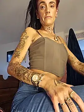 Snapshot of Tannedtattooed69 chatting on September 10, 2025, 1:54 pm Tannedtattooed69 online show from September 10, 2025, 1:54 pm