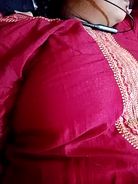 Cute Amiya online show from November 4, 2025, 7:12 am