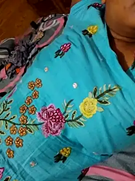 Cute Amiya online show from November 7, 2025, 6:12 pm