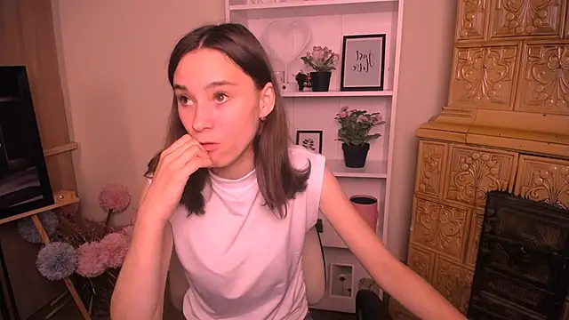 Snapshot of RosaRay_ chatting on July 1, 2026, 6:36 am RosaRay online show from July 1, 2026, 6:36 am