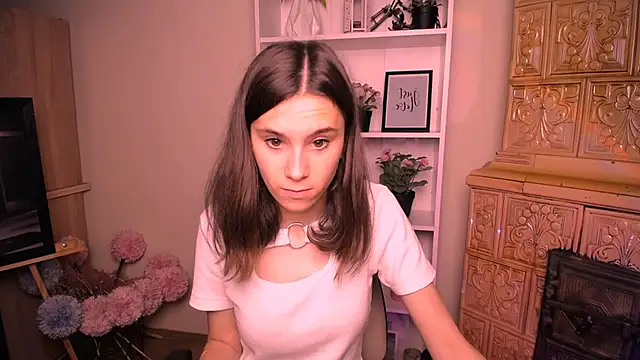 Snapshot of RosaRay_ chatting on June 23, 2026, 6:44 am RosaRay online show from June 23, 2026, 6:44 am