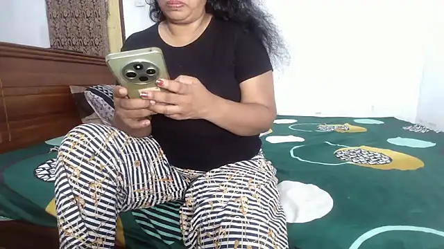 Snapshot of subodhii chatting on October 16, 2025, 12:57 pm subodhii online show from October 16, 2025, 12:57 pm