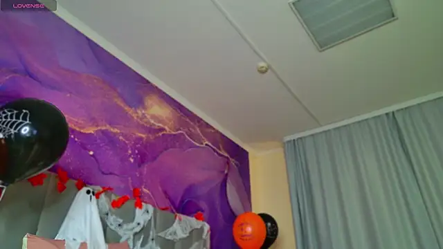 AnitaVensley online show from October 24, 2025, 10:36 am