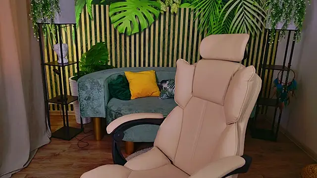 AnitaVensley online show from October 7, 2025, 11:00 am