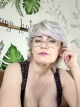 Catty Lady online show from March 19, 2026, 7:47 pm