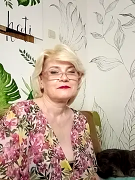 Catty Lady online show from June 12, 2026, 7:33 pm
