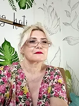 Snapshot of Catty_Lady chatting on July 8, 2026, 7:03 pm Catty Lady online show from July 8, 2026, 7:03 pm