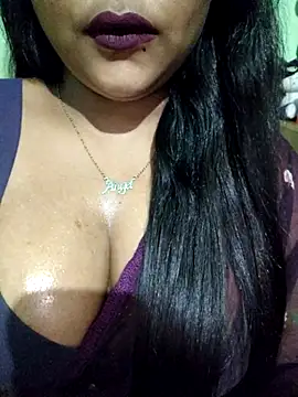 Snapshot of JIYA-04 chatting on April 16, 2026, 12:28 pm JIYA-04 online show from April 16, 2026, 12:28 pm