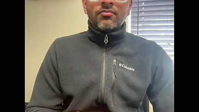 pranastro00 online show from May 11, 2026, 4:04 pm