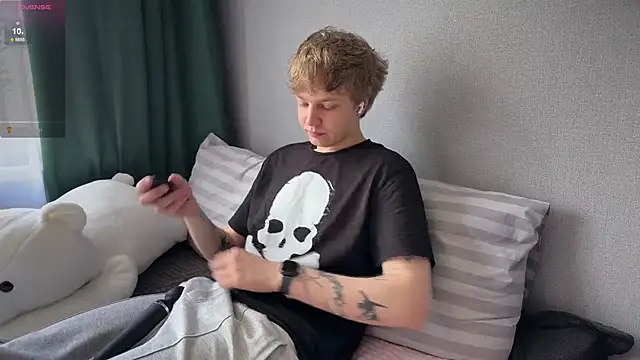 Snapshot of olivertasty chatting on May 22, 2026, 6:33 am olivertasty online show from May 22, 2026, 6:33 am