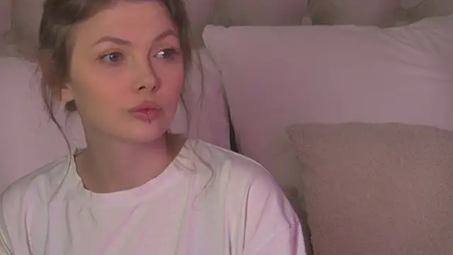 Snapshot of miamunn chatting on May 18, 2026, 3:28 am miamunn online show from May 18, 2026, 3:28 am
