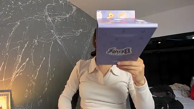 Snapshot of ZoeWestt chatting on October 20, 2025, 1:11 pm ZoeWestt online show from October 20, 2025, 1:11 pm