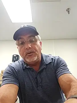 FlirtyOneForU online show from January 14, 2026, 10:35 pm