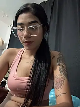 ElaRose 12 online show from June 19, 2026, 9:53 pm