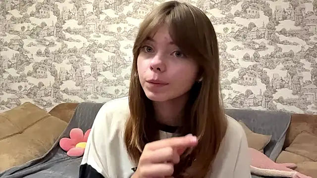 CoralinaEastoy online show from September 9, 2025, 9:35 pm