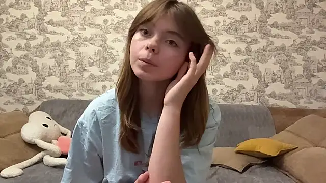CoralinaEastoy online show from September 23, 2025, 9:33 pm