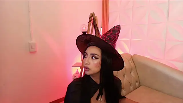 ana riveros online show from October 13, 2025, 4:47 am