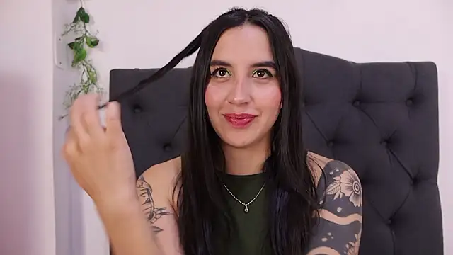 kaylee lee online show from March 17, 2026, 4:04 am