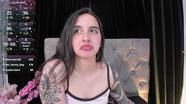 kaylee lee online show from November 19, 2025, 4:34 am