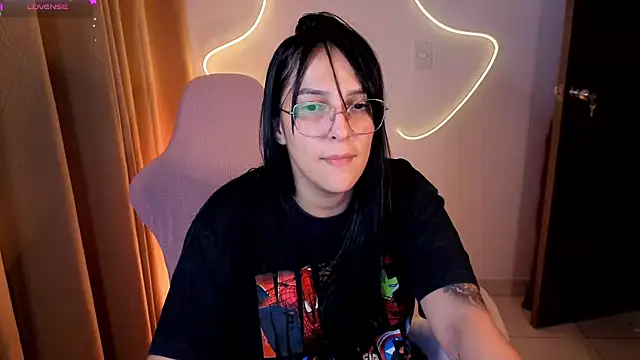 Snapshot of kimflexible_x chatting on December 16, 2025, 4:06 am kimflexible x online show from December 16, 2025, 4:06 am