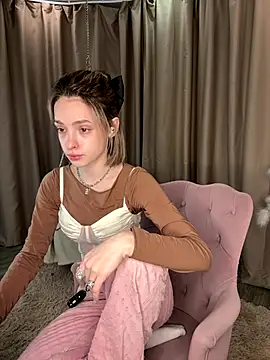 Naomi   Rias online show from November 11, 2025, 1:00 am