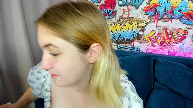 Snapshot of Julia_Jips chatting on October 10, 2025, 1:06 am Julia Jips online show from October 10, 2025, 1:06 am