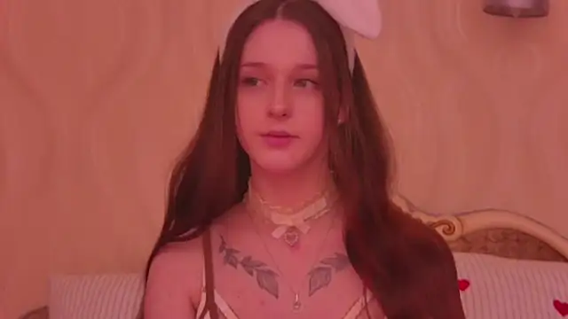 Snapshot of LollaVibe chatting on January 15, 2026, 9:51 pm LollaVibe online show from January 15, 2026, 9:51 pm