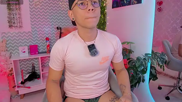 jhosepMoreno online show from May 1, 2026, 11:37 am