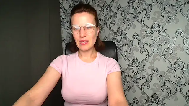 Kelly Kisss online show from July 5, 2026, 8:21 am