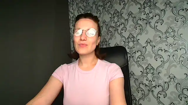 Kelly Kisss online show from July 6, 2026, 11:17 am