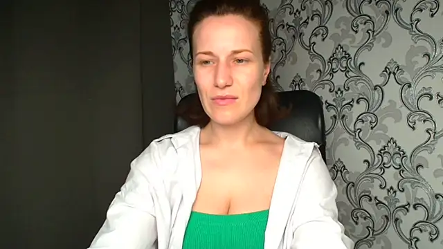 Snapshot of Kelly_Kisss chatting on June 9, 2026, 8:26 am Kelly Kisss online show from June 9, 2026, 8:26 am