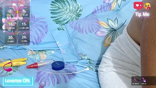 Snapshot of naomi_powel chatting on October 21, 2025, 3:00 pm naomi powel online show from October 21, 2025, 3:00 pm