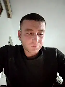 Snapshot of Meroya2 chatting on February 5, 2026, 9:54 pm Meroya2 online show from February 5, 2026, 9:54 pm