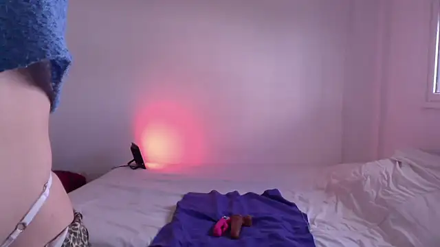 Snapshot of RenataWet chatting on October 8, 2025, 2:29 pm RenataWet online show from October 8, 2025, 2:29 pm