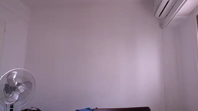 Snapshot of RenataWet chatting on November 20, 2025, 11:44 am RenataWet online show from November 20, 2025, 11:44 am