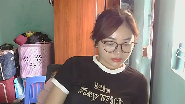 Uhem112 online show from October 5, 2025, 2:35 am