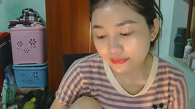 Uhem112 online show from October 2, 2025, 12:47 am